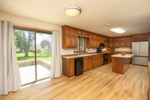 08-Dining Room