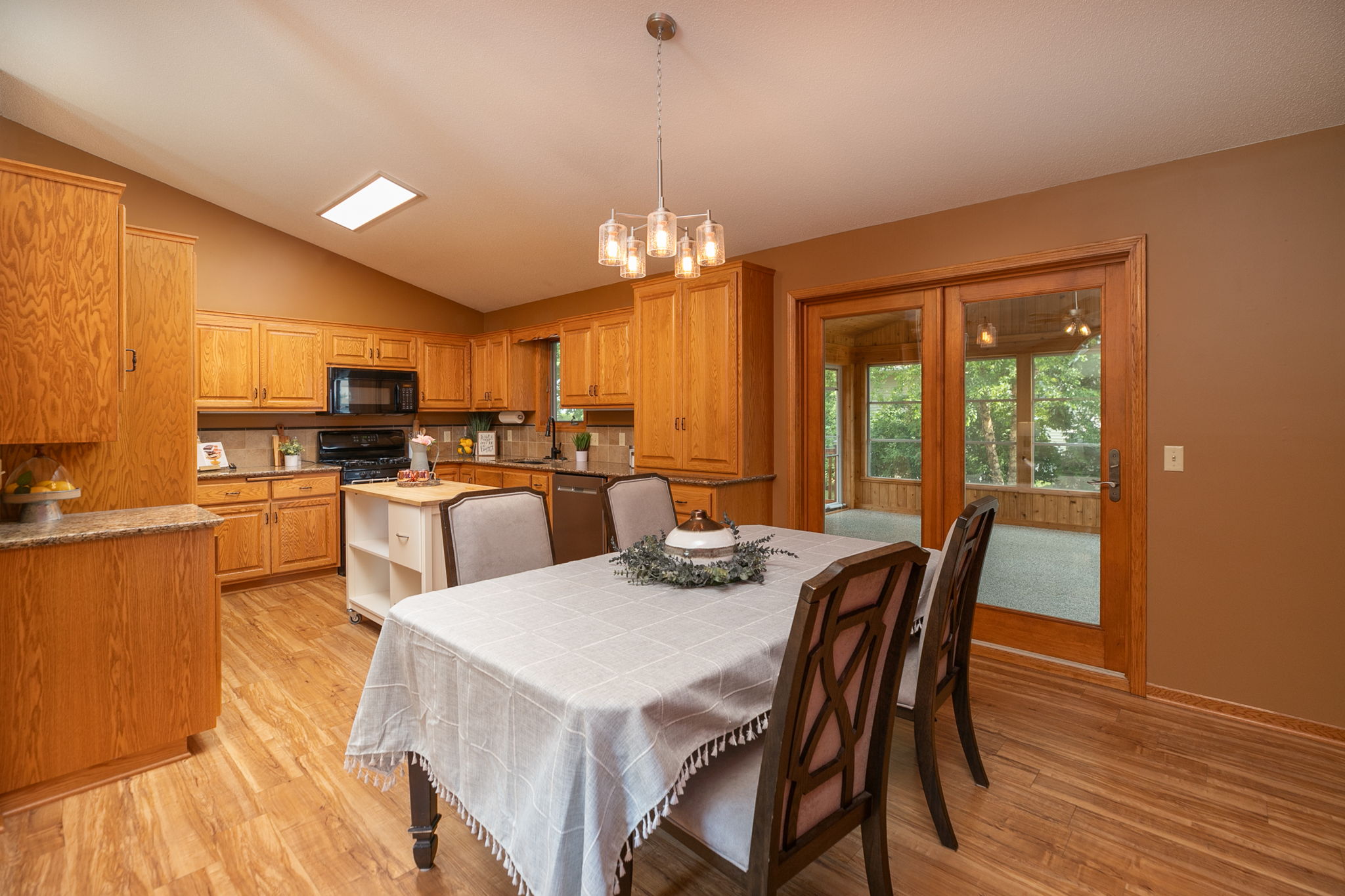 10-Dining Room