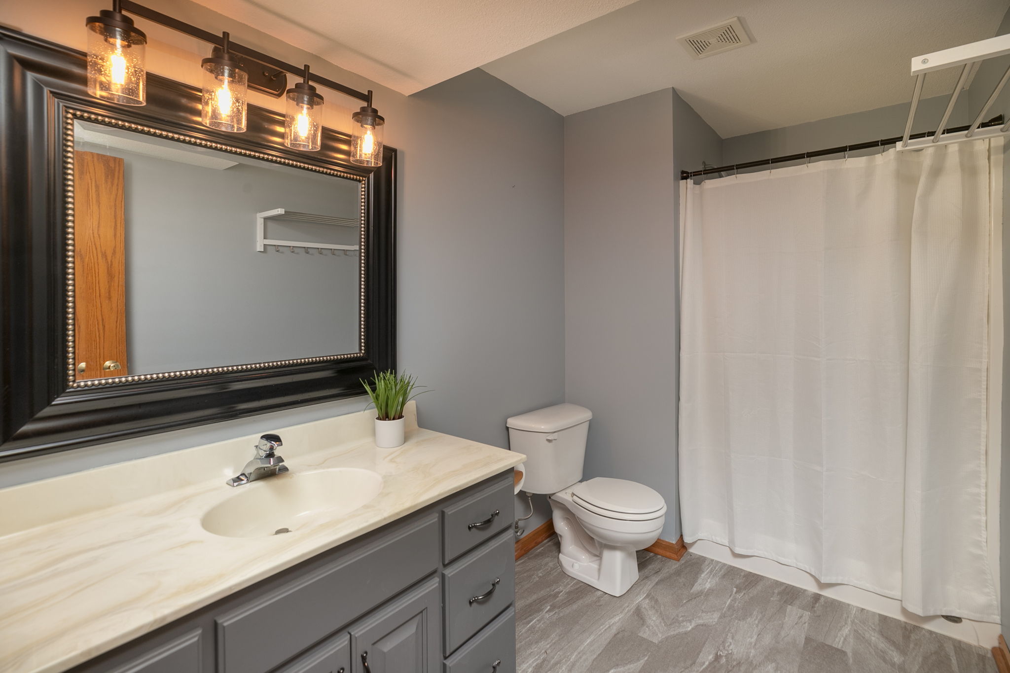 35-Bathroom