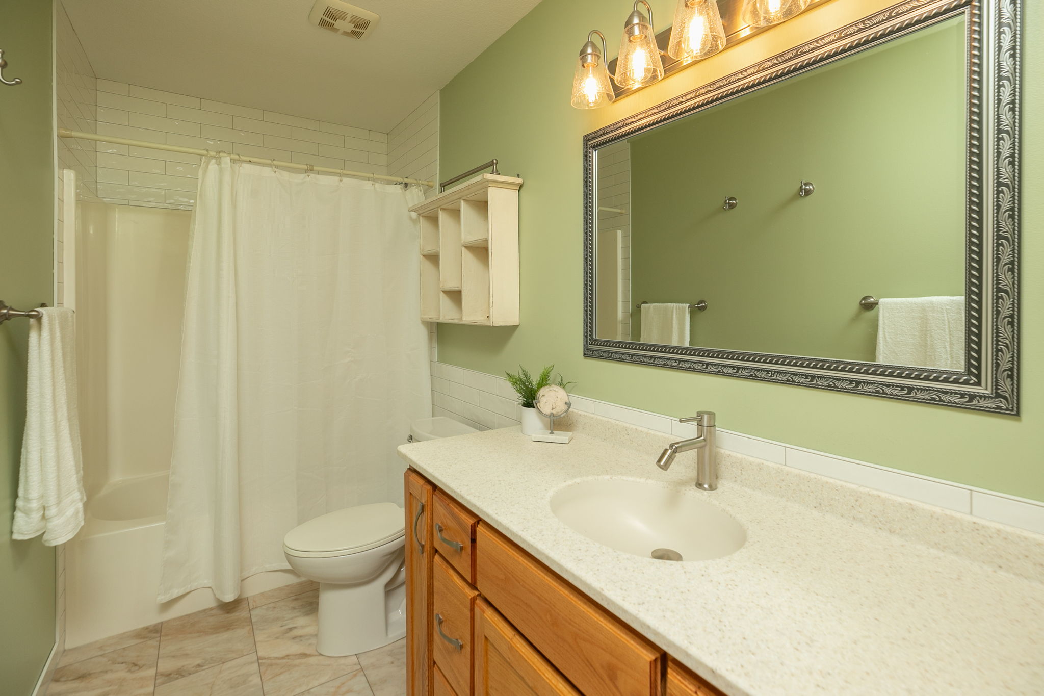 25-Bathroom