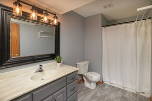 35-Bathroom
