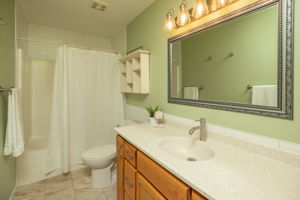 25-Bathroom