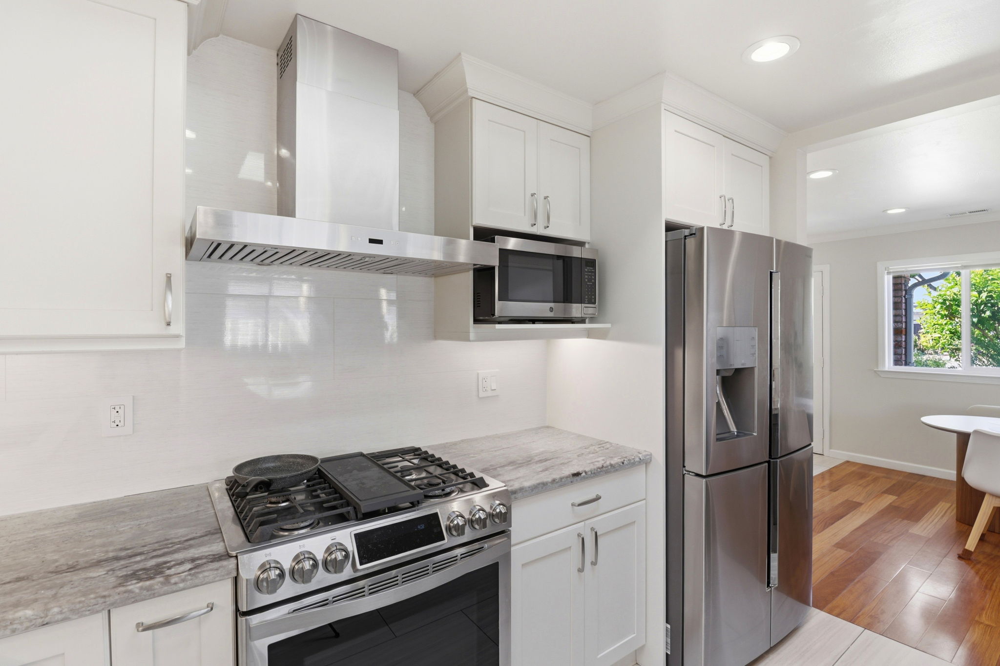 019_F8_505 Hiller St Belmont,