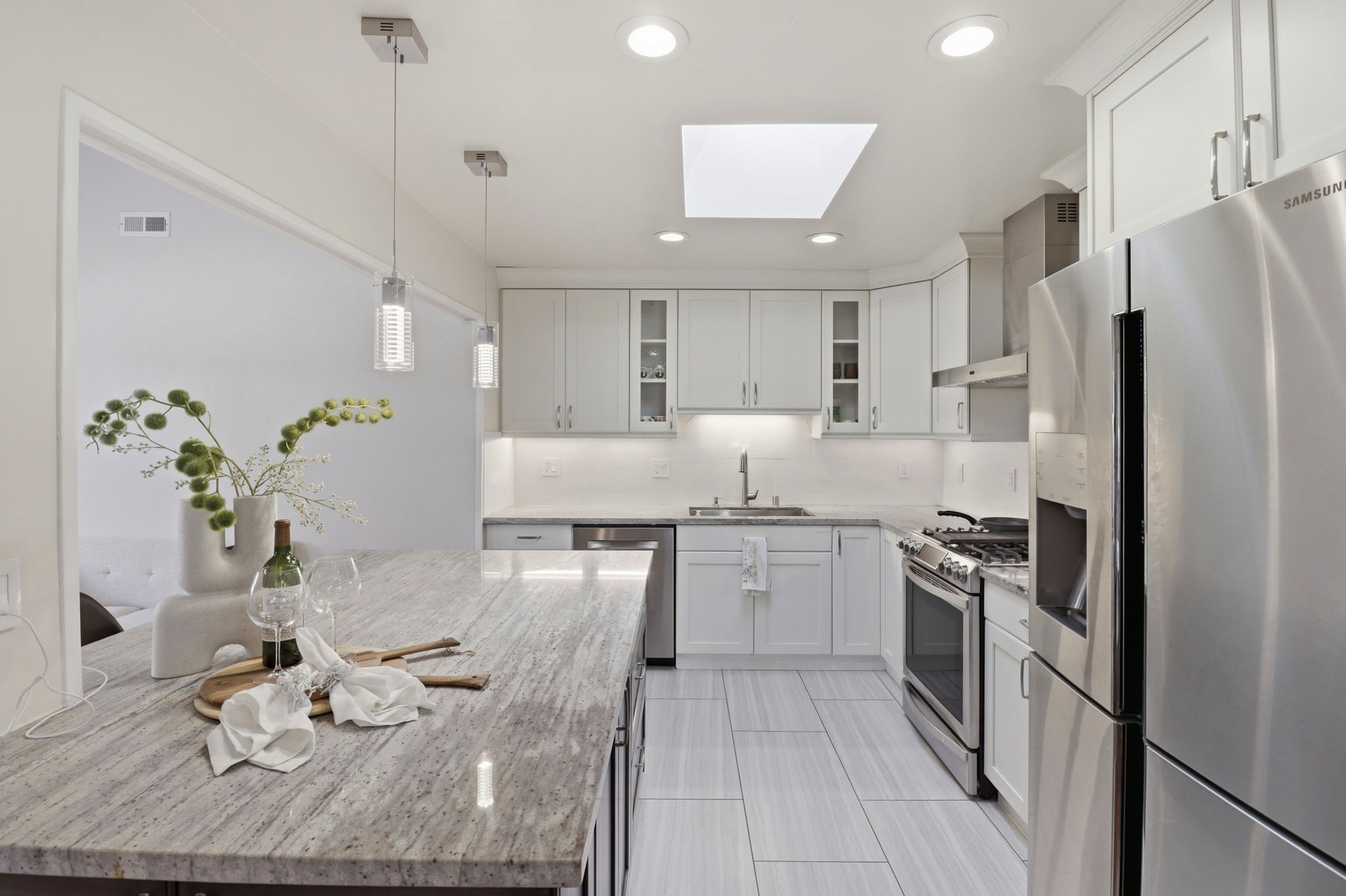 022_F8_505 Hiller St Belmont,