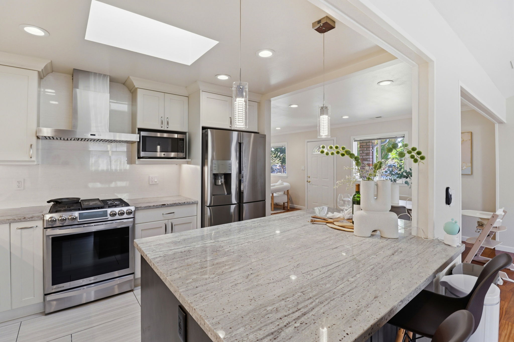 023_F8_505 Hiller St Belmont,