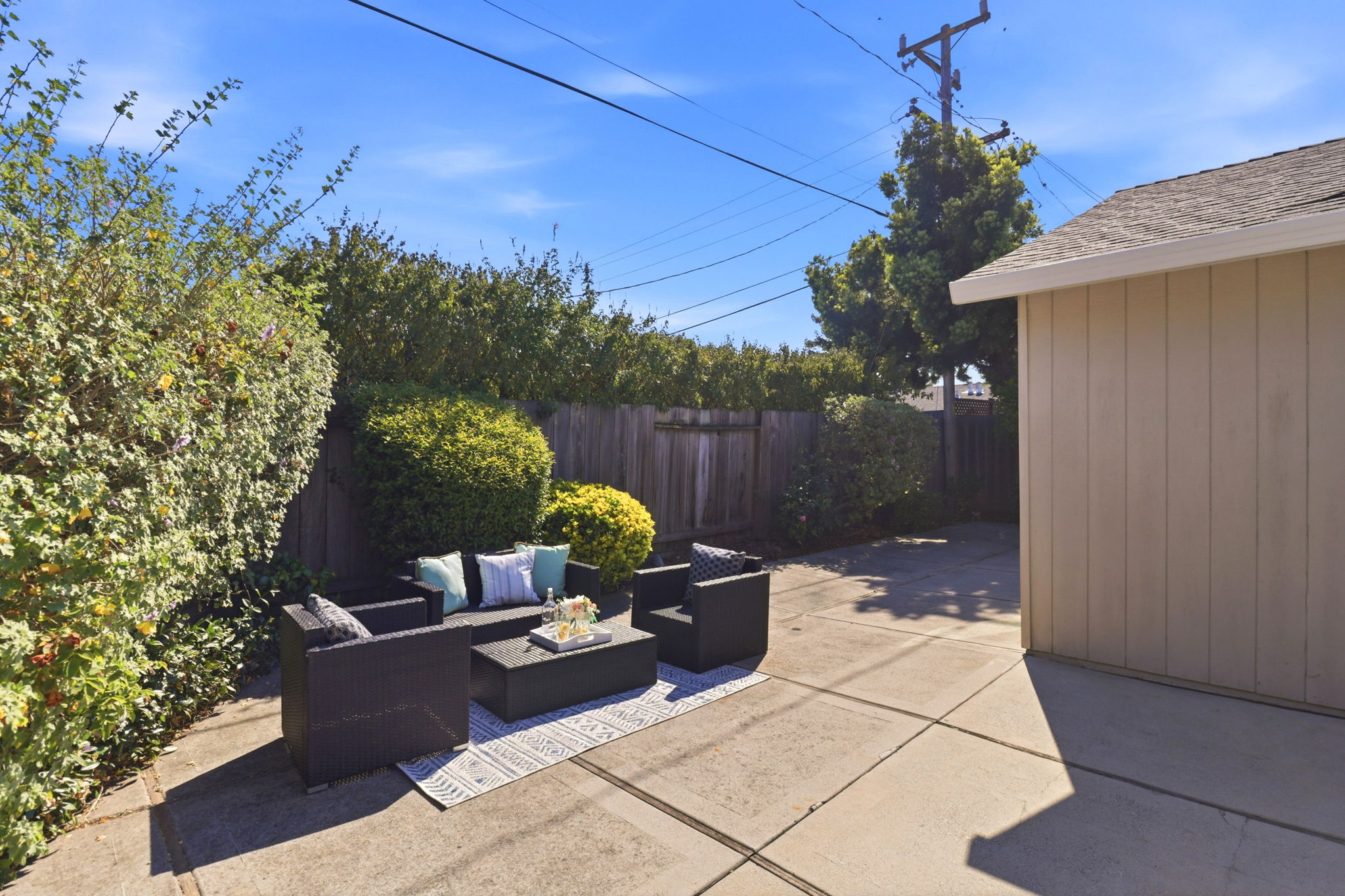 042_F8_505 Hiller St Belmont,