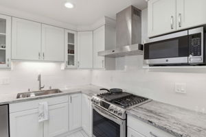 020_F8_505 Hiller St Belmont,