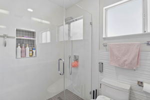 038_F8_505 Hiller St Belmont,