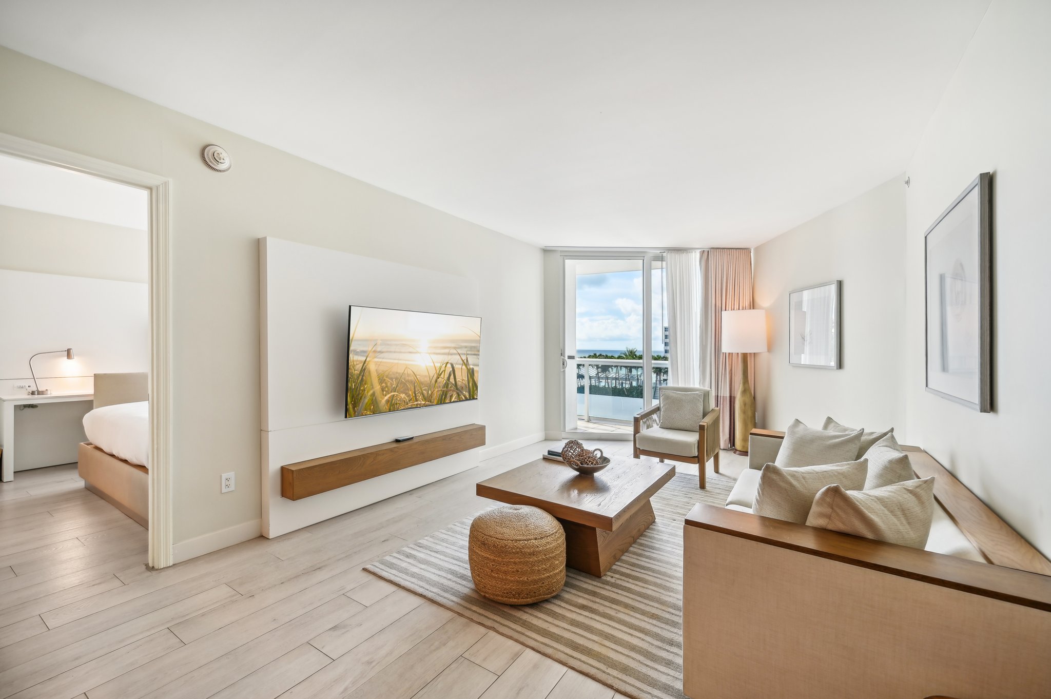 N Fort Lauderdale Beach Blvd 813-003.jpg
