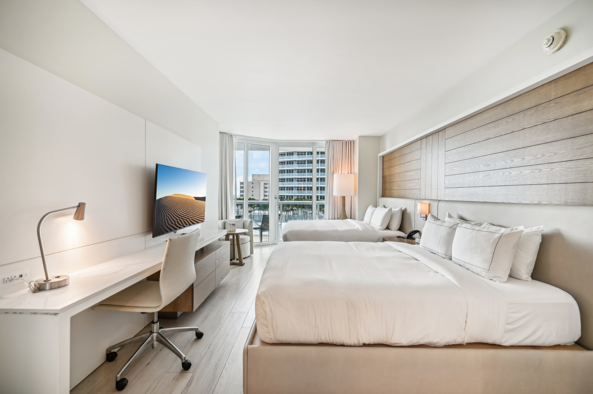 N Fort Lauderdale Beach Blvd 813-012.jpg