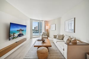 N Fort Lauderdale Beach Blvd 813-001.jpg