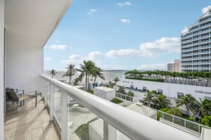N Fort Lauderdale Beach Blvd 813-019.jpg