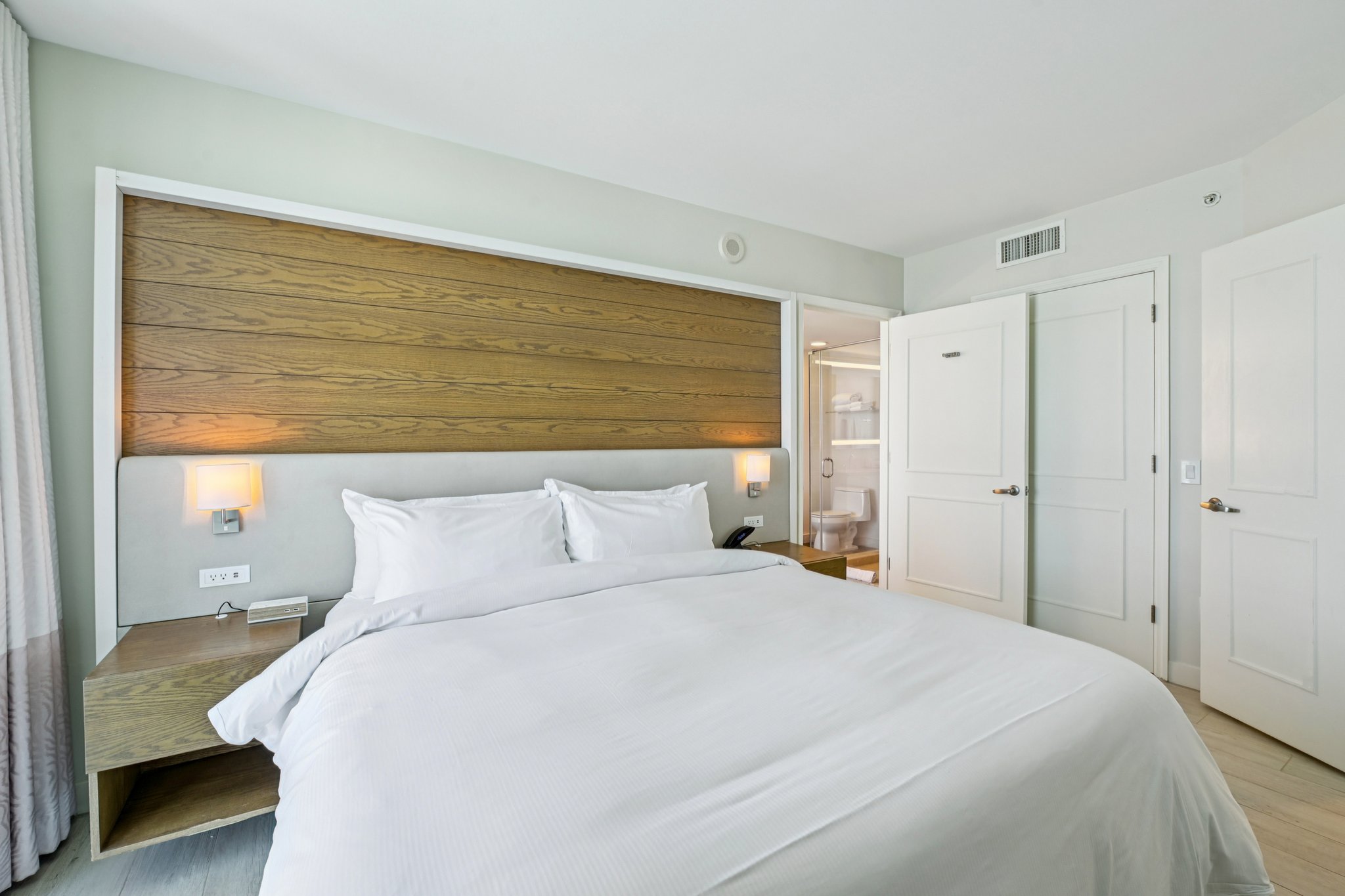 N Fort Lauderdale Beach Blvd 818-S2903-017.jpg