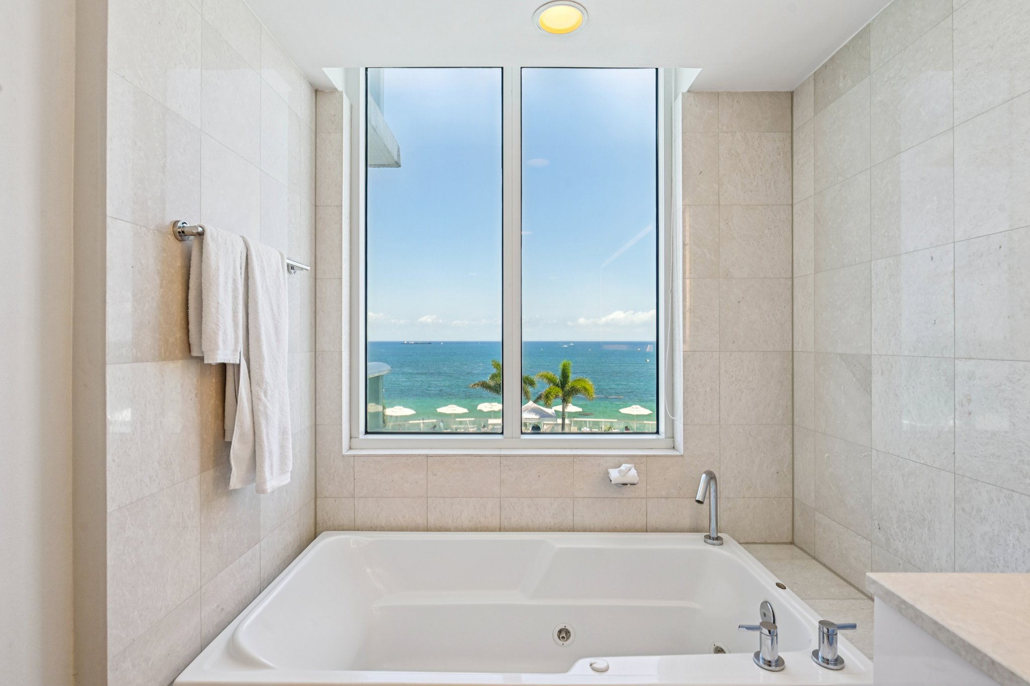 N Fort Lauderdale Beach Blvd 818-S2903-023.jpg