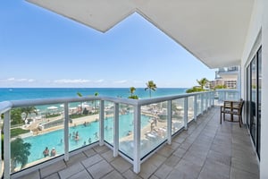 N Fort Lauderdale Beach Blvd 818-S2903-032.jpg
