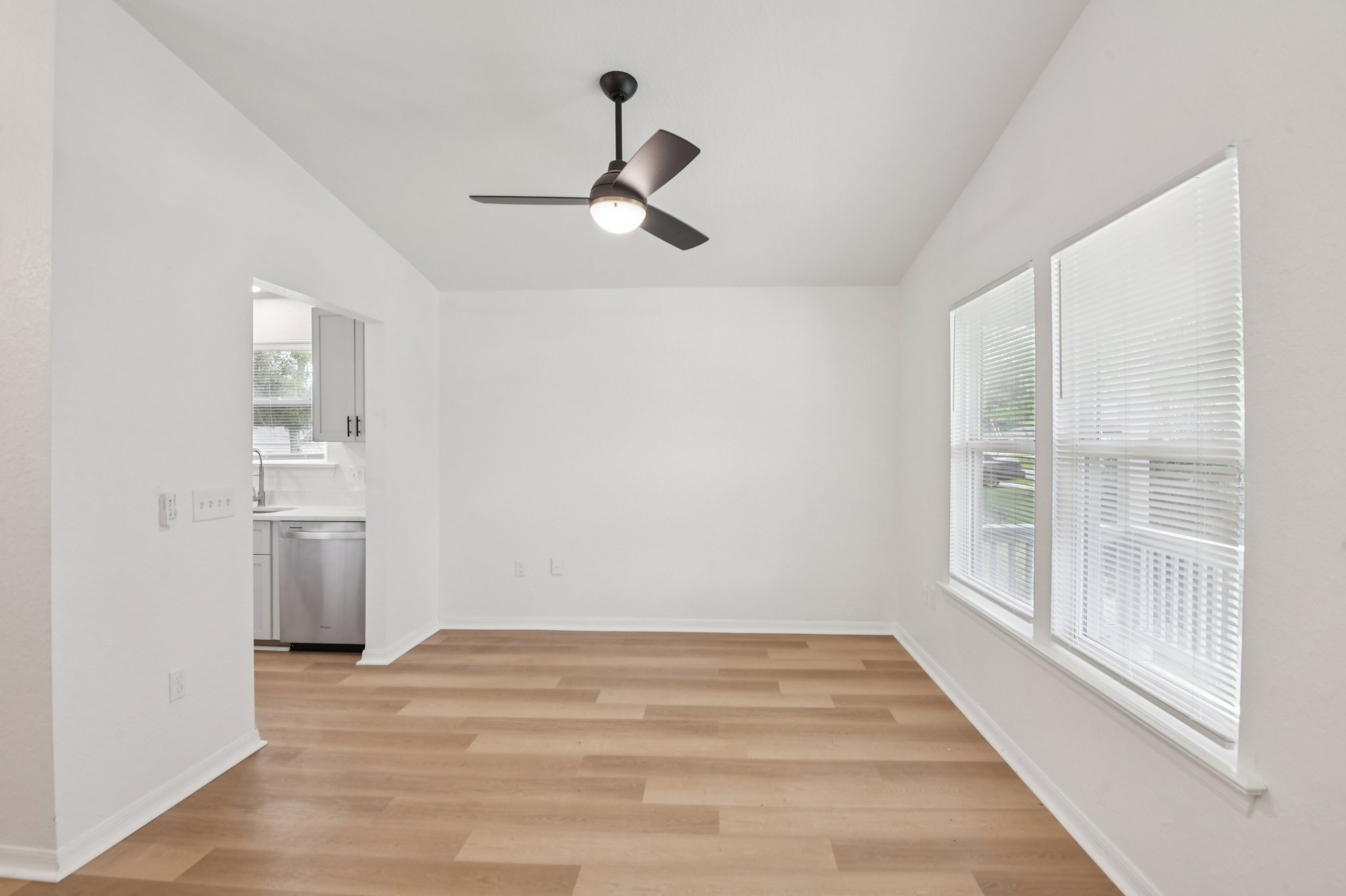 Petteway Dr-S0704-008.jpg