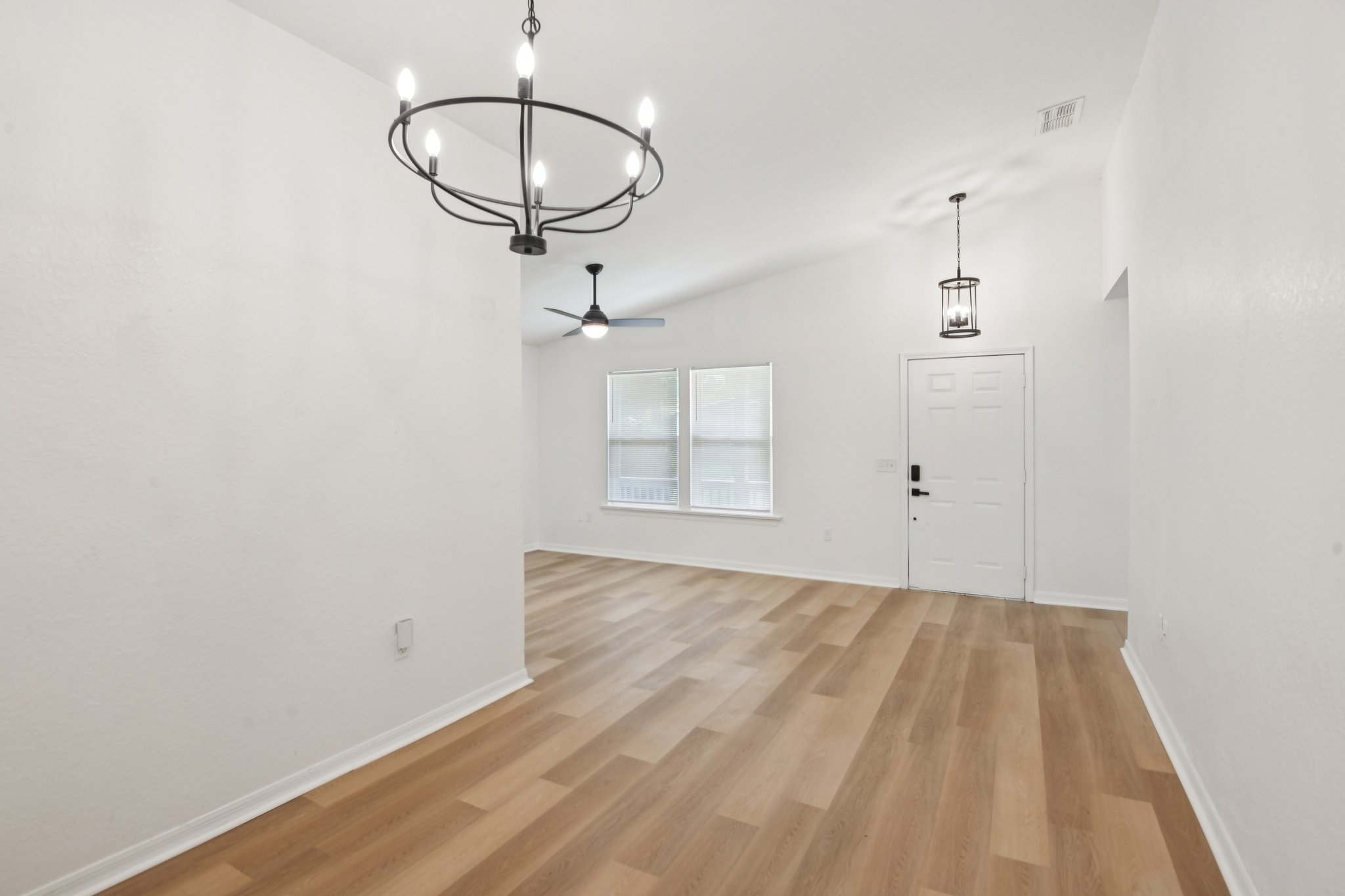 Petteway Dr-S0704-012.jpg