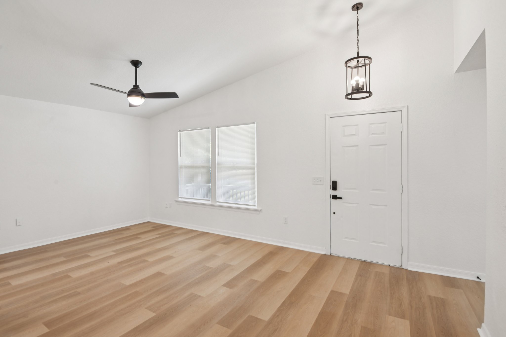 Petteway Dr-S0704-013.jpg