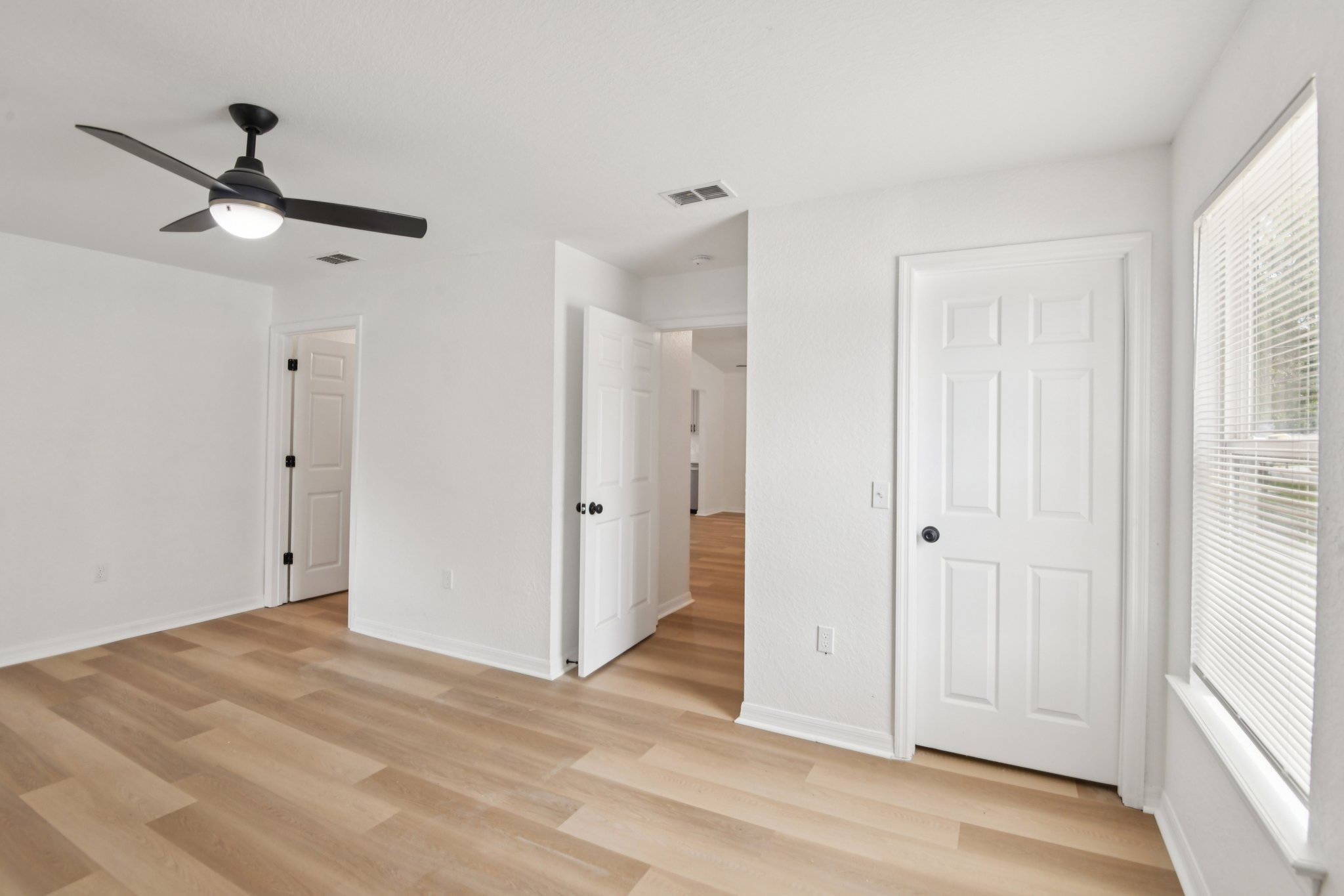 Petteway Dr-S0704-022.jpg