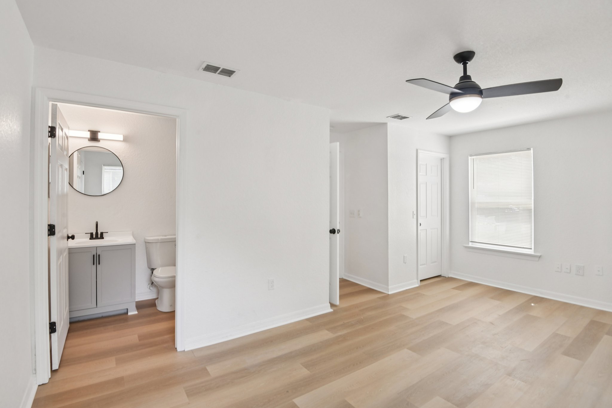 Petteway Dr-S0704-024.jpg