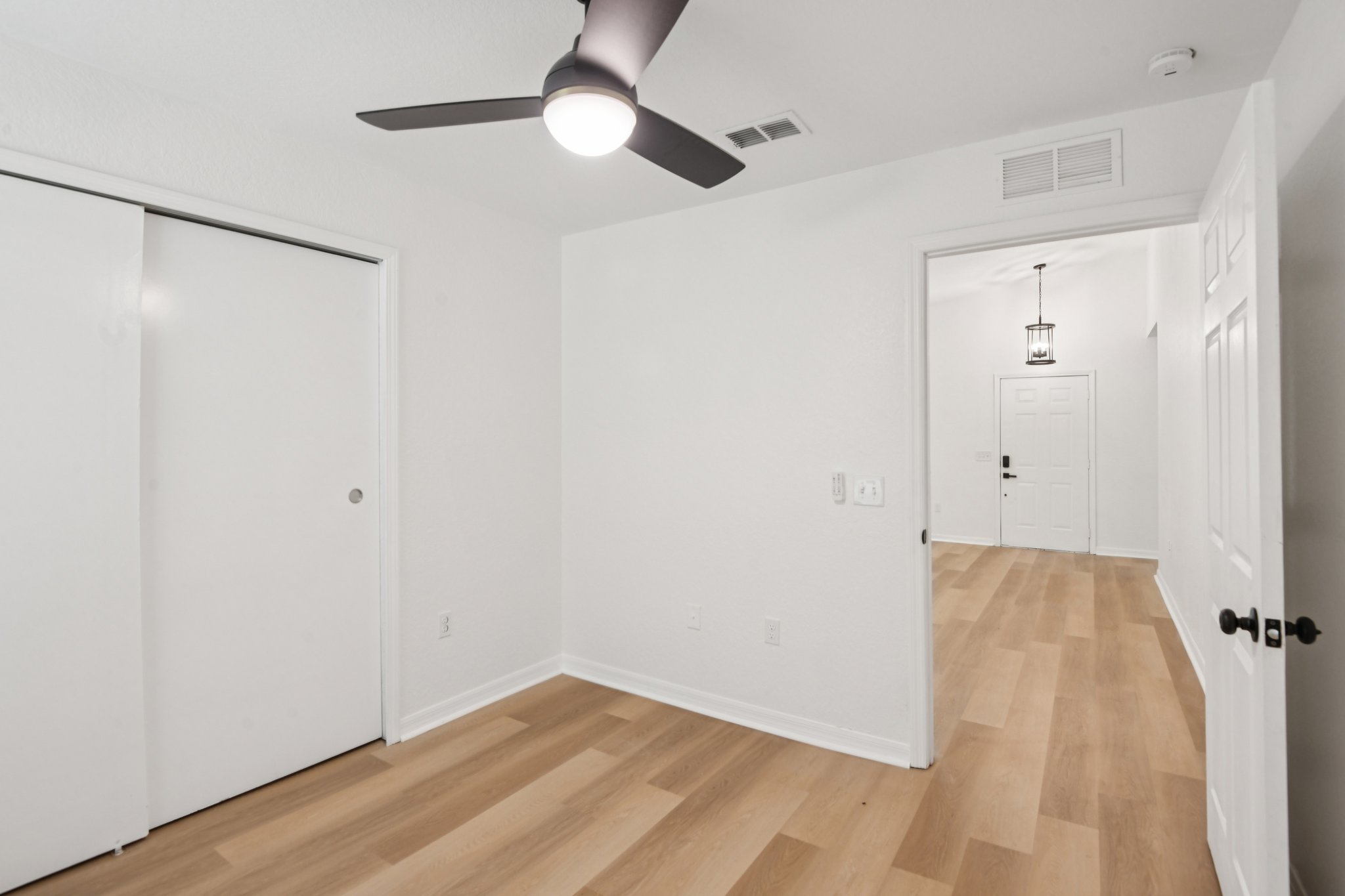 Petteway Dr-S0704-031.jpg