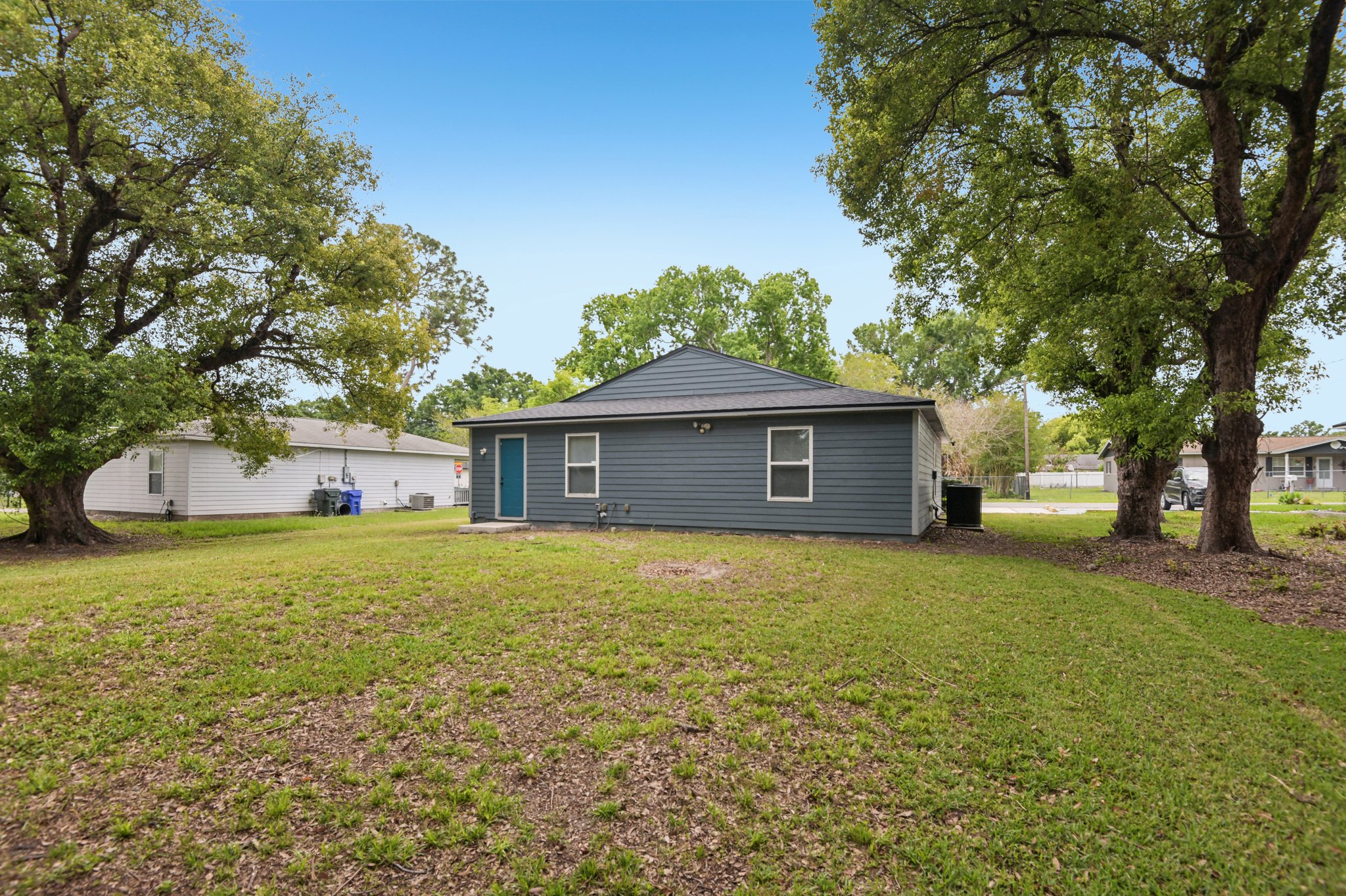 Petteway Dr-S0704-038.jpg