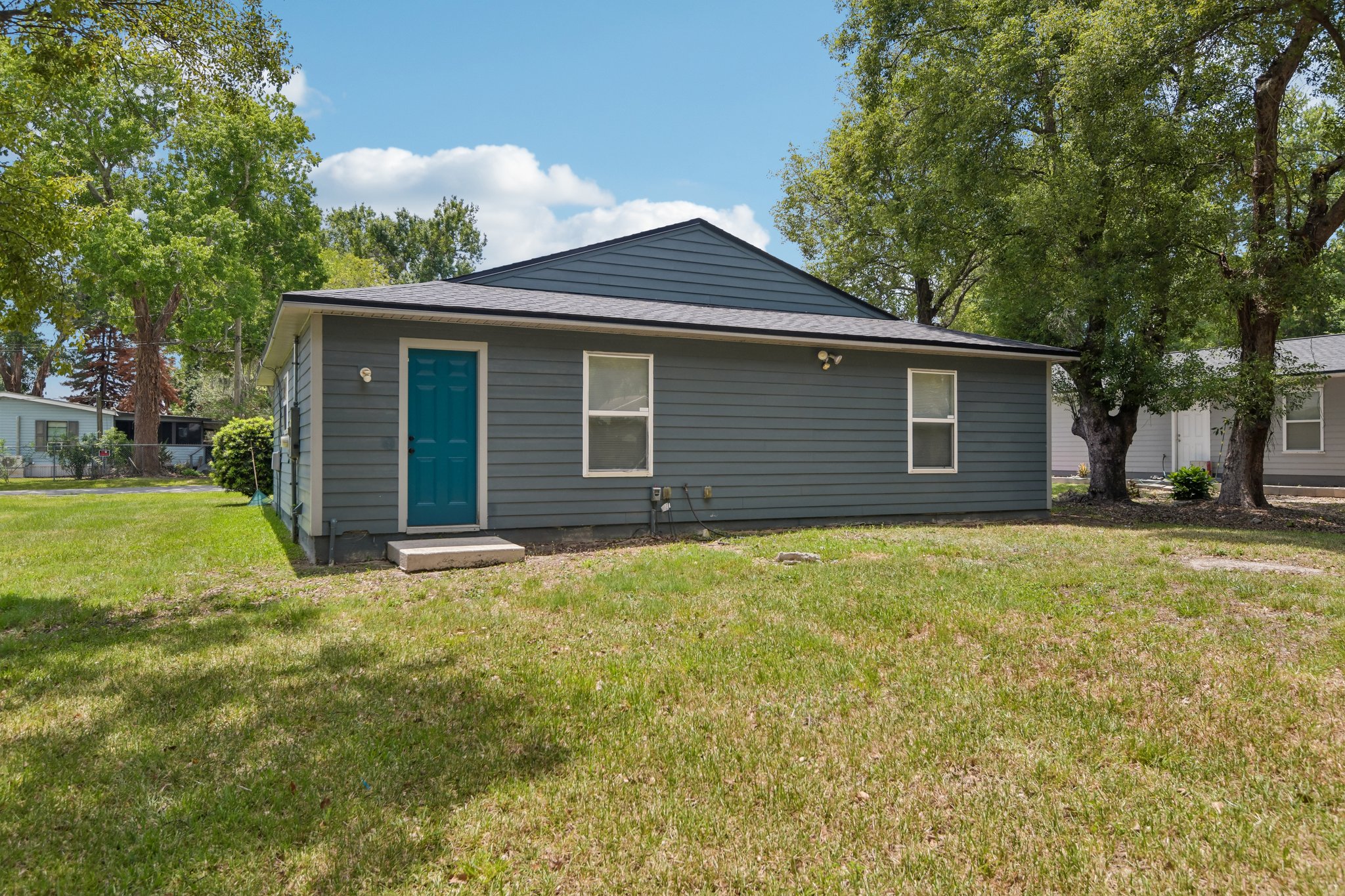Petteway Dr-S1005-012.jpg