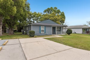 Petteway Dr-S0704-003.jpg