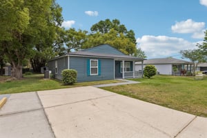 Petteway Dr-S1005-001.jpg