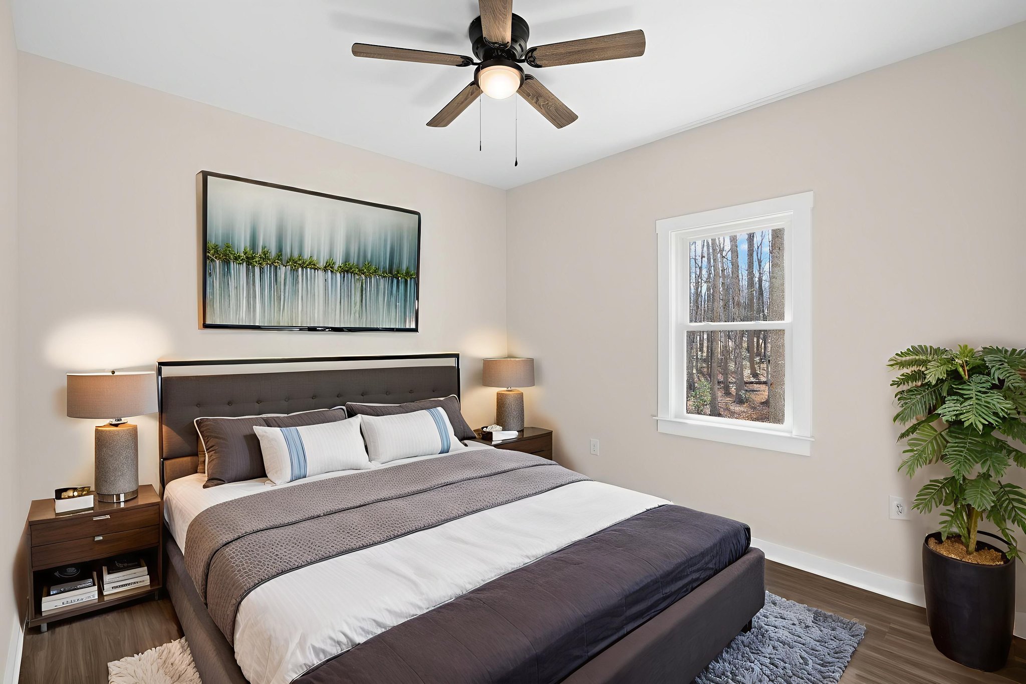 6K1A5658 virtually staged.jpeg