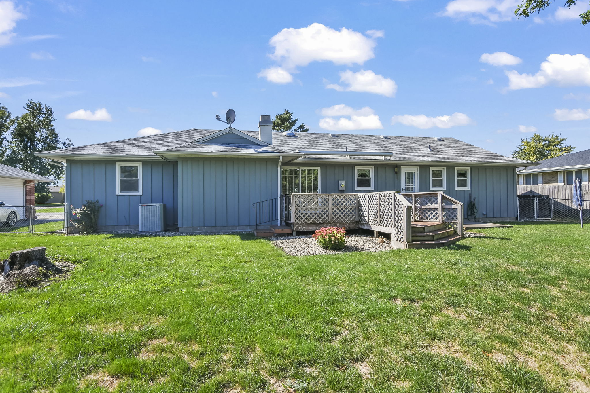 505 Red Bud Ln, Auburn, IL 62615 Design Eyes Photography