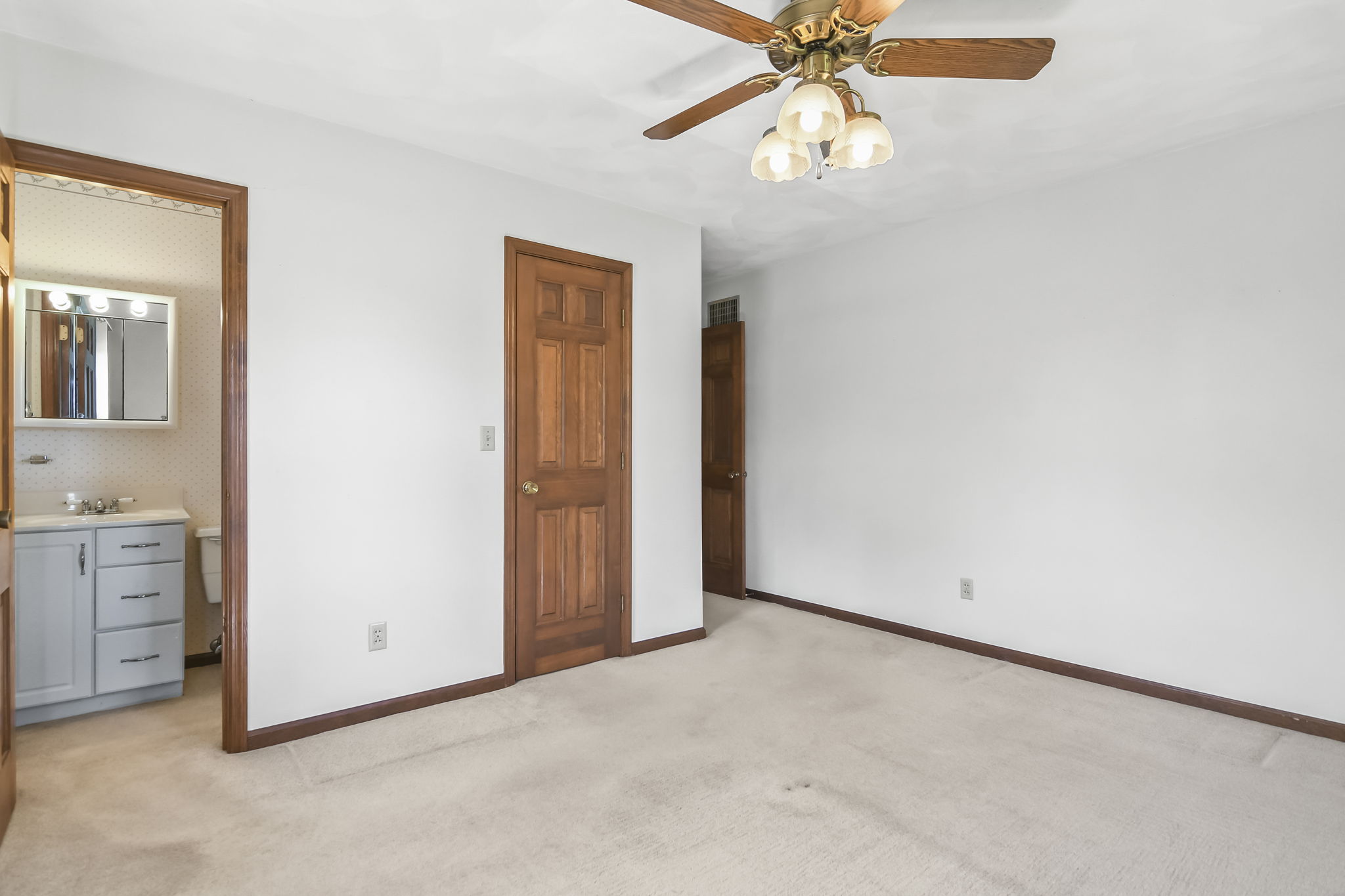 505 Red Bud Ln, Auburn, IL 62615 Design Eyes Photography