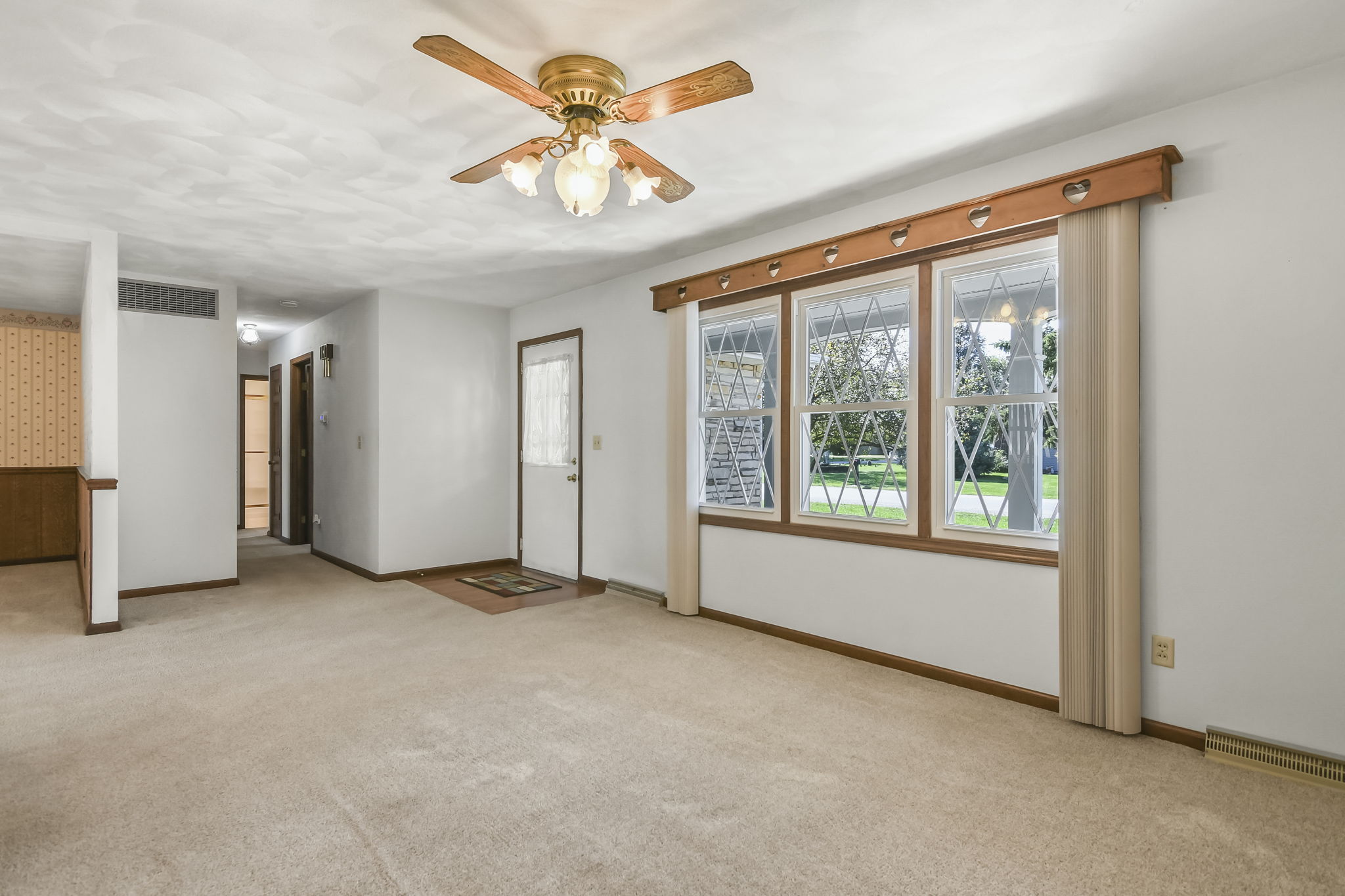 505 Red Bud Ln, Auburn, IL 62615 Design Eyes Photography