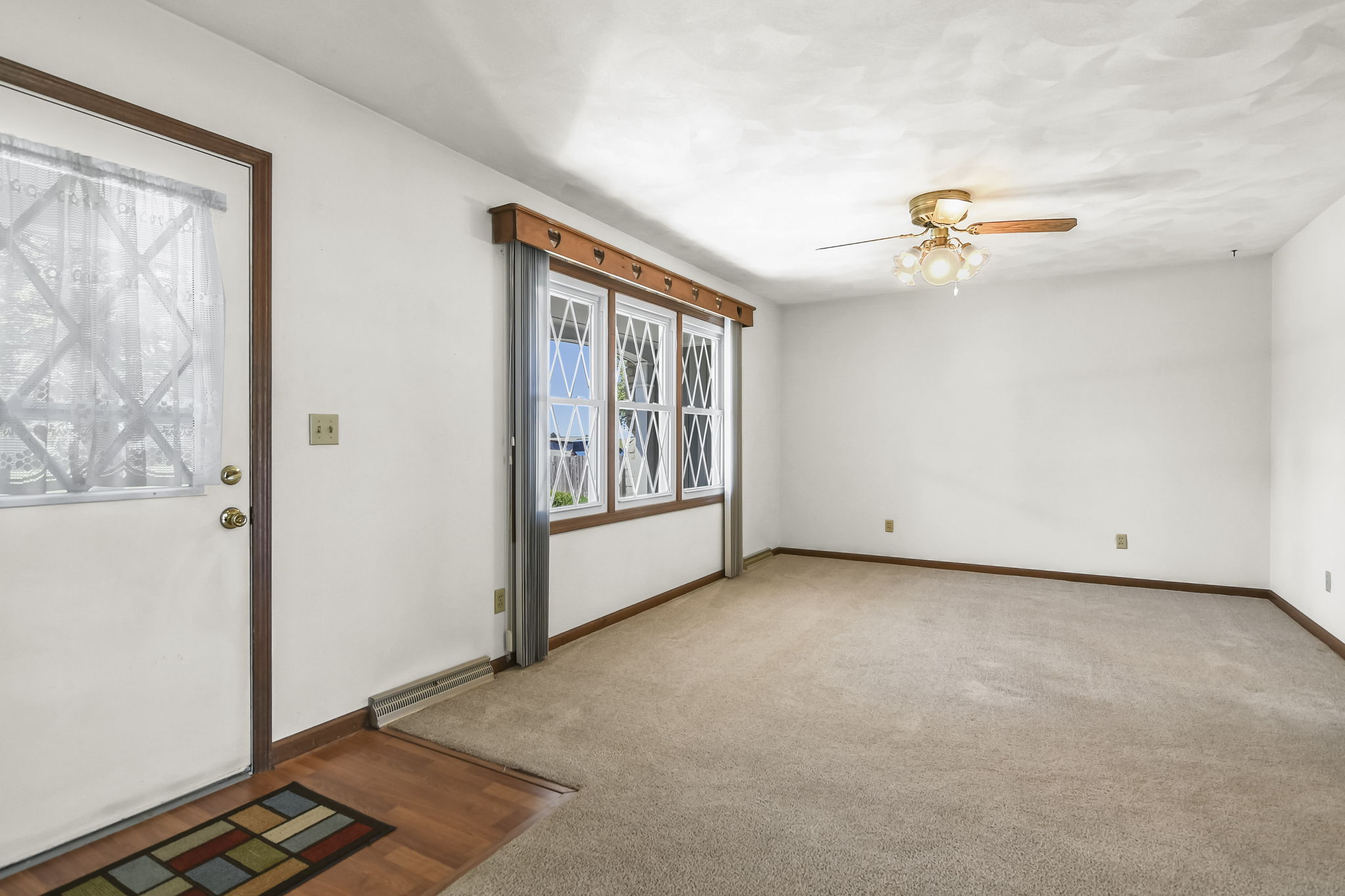 505 Red Bud Ln, Auburn, IL 62615 Design Eyes Photography