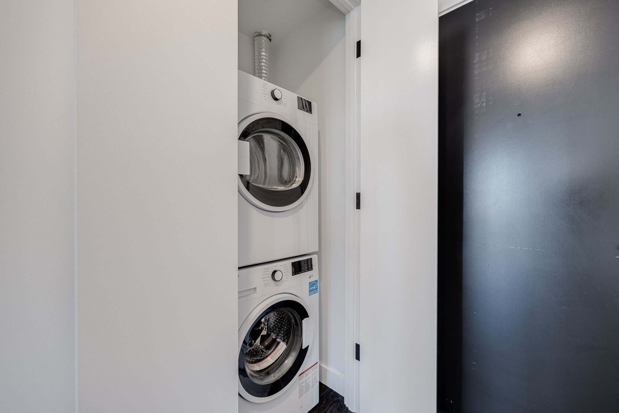 Toronto property showcase — delivered property photograph 31