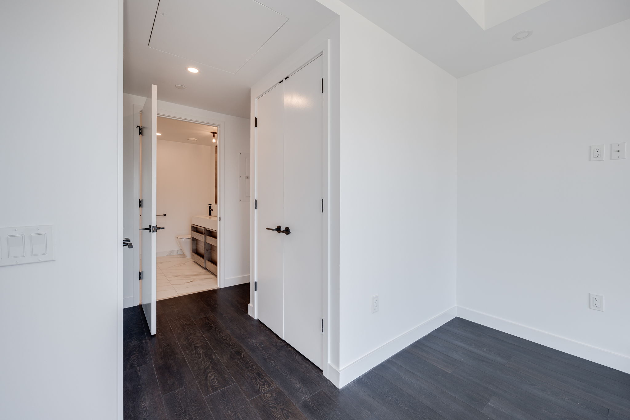 Toronto property showcase — delivered property photograph 27