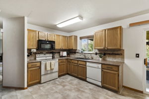 505 Sundisk Dr, Loveland, CO 80538, USA Photo 9