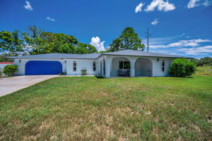 Front Exterior7