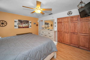 Primary Bedroom1b