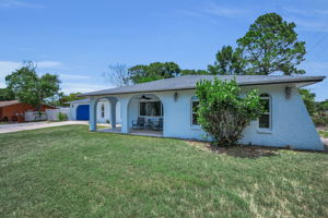 Front Exterior5
