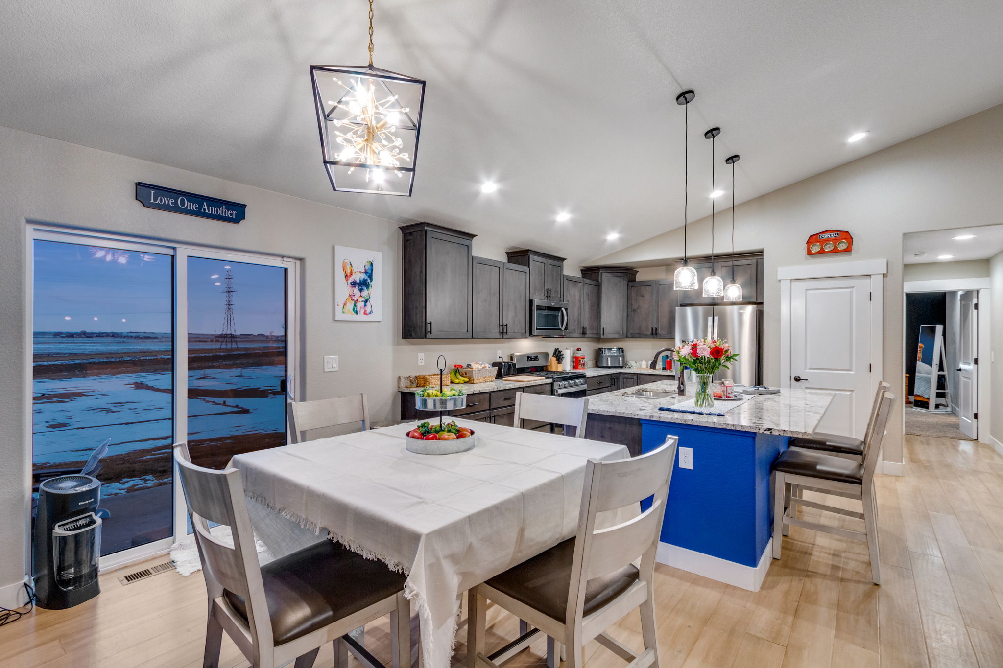 Photo 33