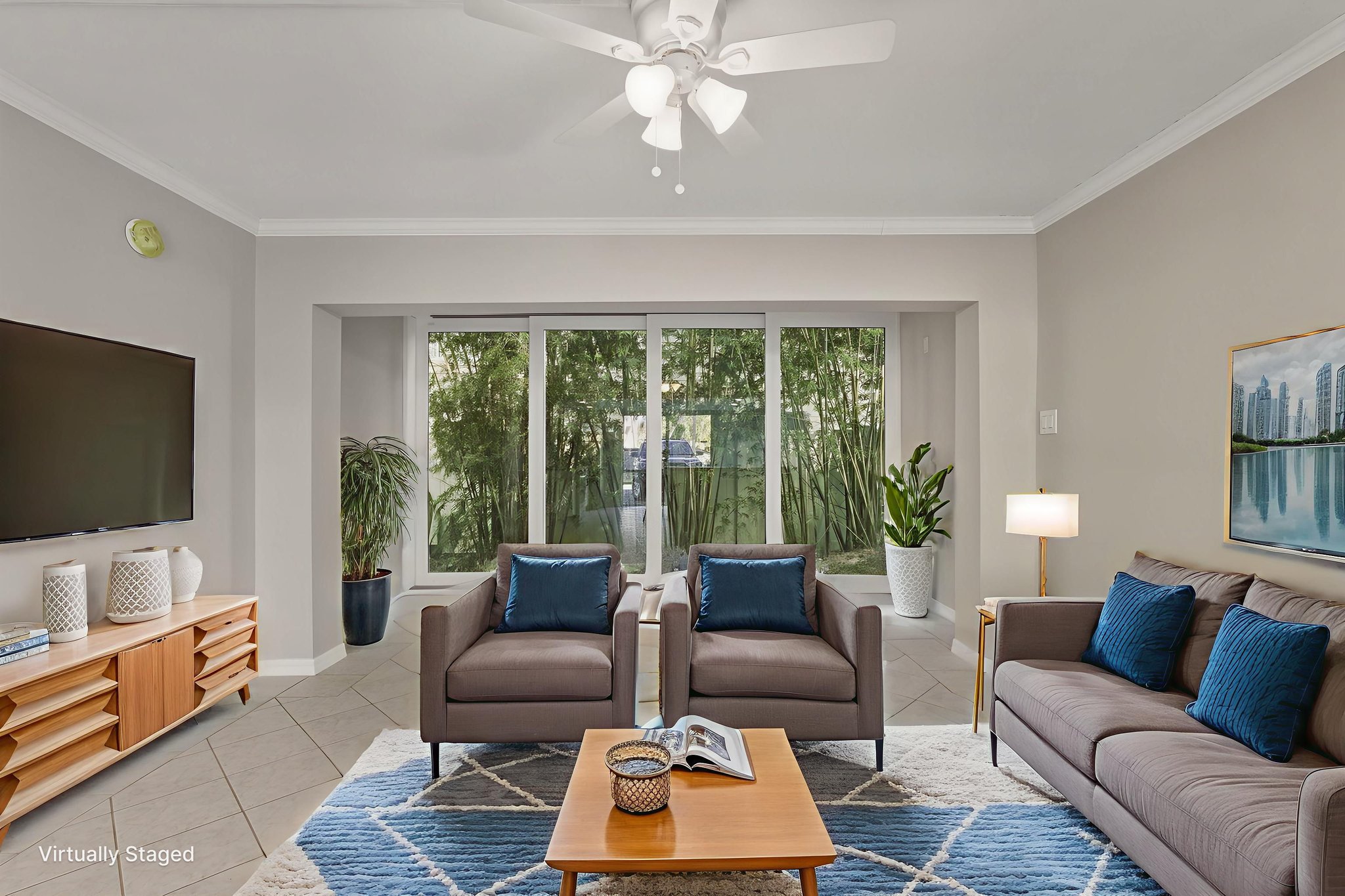 DSC05044 virtually staged.jpeg