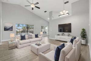 DSC05376 virtually staged.jpeg