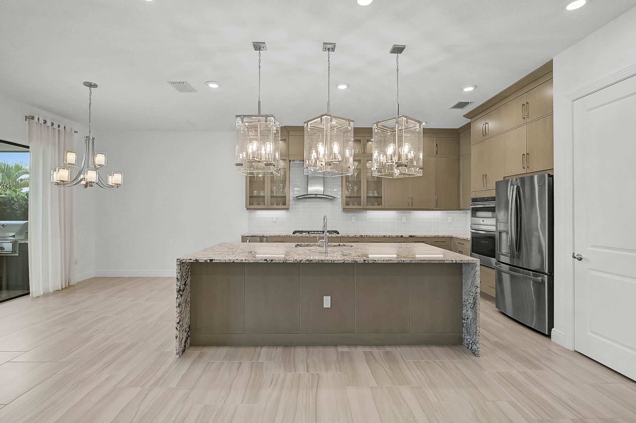 5058 Surfside Cir-7