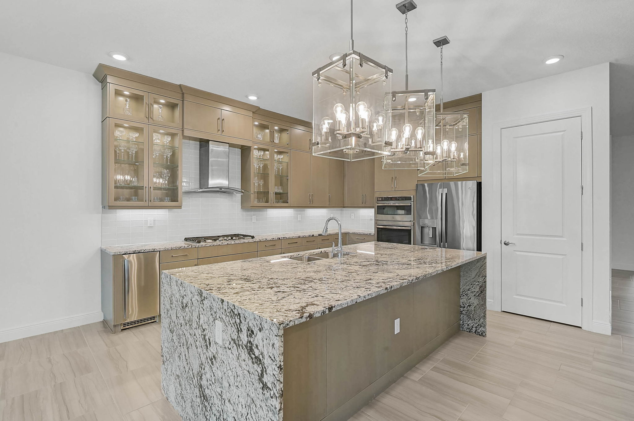 5058 Surfside Cir-9