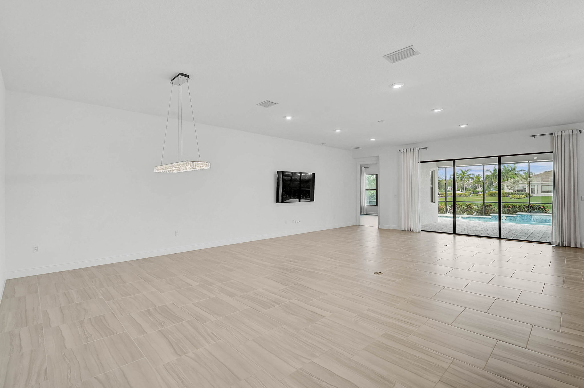 5058 Surfside Cir-15