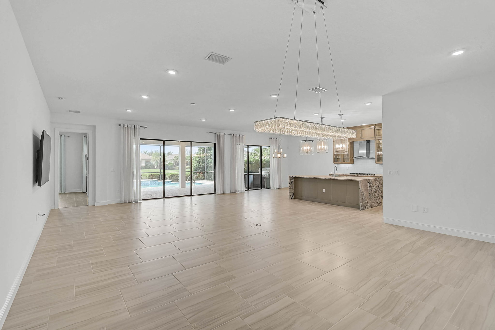 5058 Surfside Cir-16