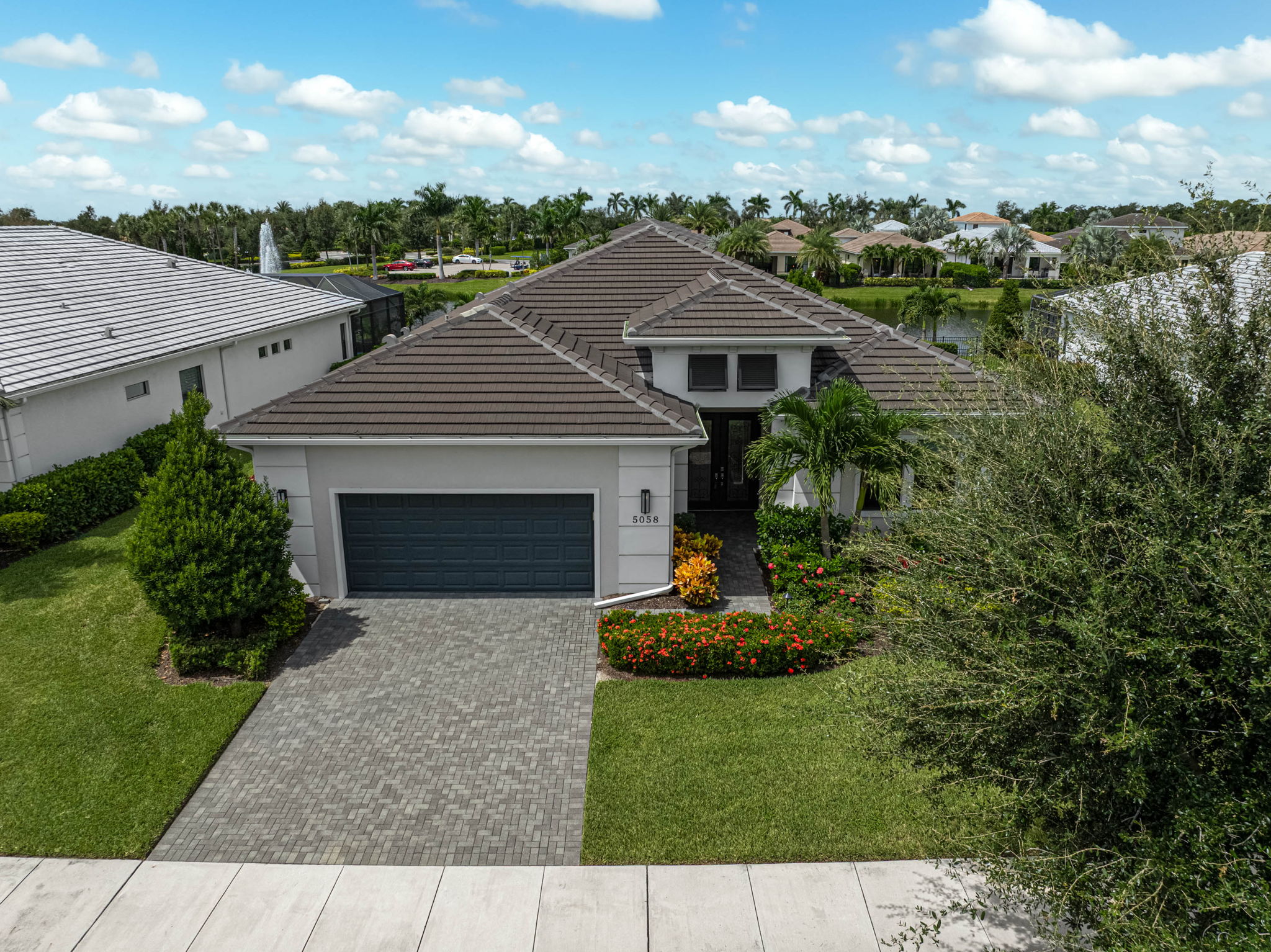 5058 Surfside Cir-51