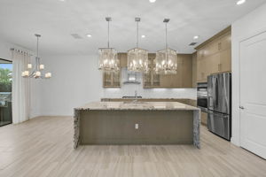 5058 Surfside Cir-7