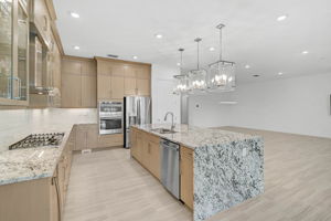5058 Surfside Cir-11